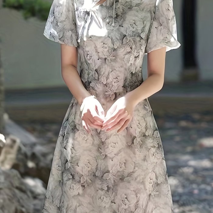 Chic Floral Cheongsam Dress - Vacation Style, Short Sleeve, Mandarin Collar, Non-Stretch Polyester - Machine Washable