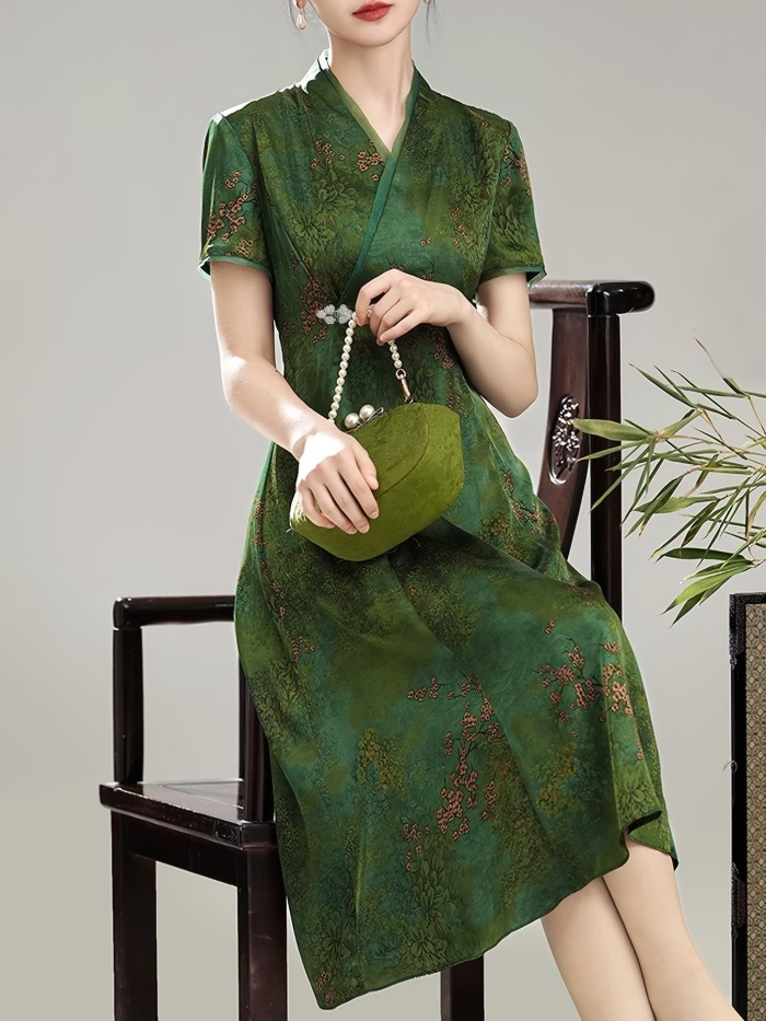Floral new Chinese cheongsam dress retro, retro short-sleeved green V-neck cheongsam dress for women