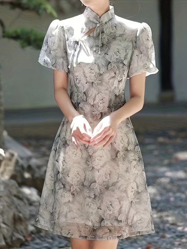 Chic Floral Cheongsam Dress - Vacation Style, Short Sleeve, Mandarin Collar, Non-Stretch Polyester - Machine Washable