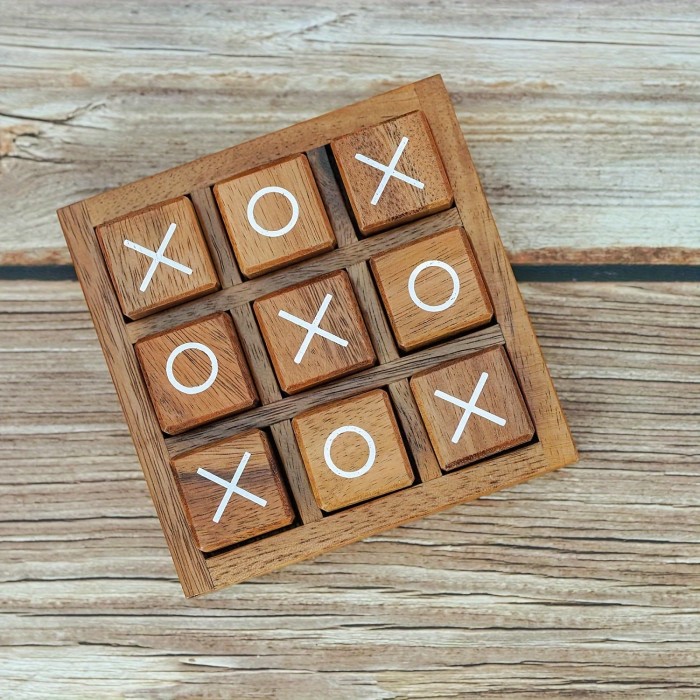 Classic Wooden Tic-Tac-Toe Game Set For All Ages - Perfect For Family Game Nights & Home Decor | Ideal For Coffee Tables, Living Rooms & Desks