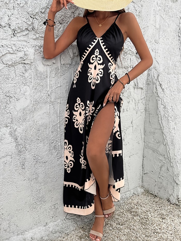 Elegant Black & White Floral Print Maxi Dress for Women - V-Neck, Split Hem, Polyester Blend, Perfect for Beach Vacations, Spring\u002FSummer Ready
