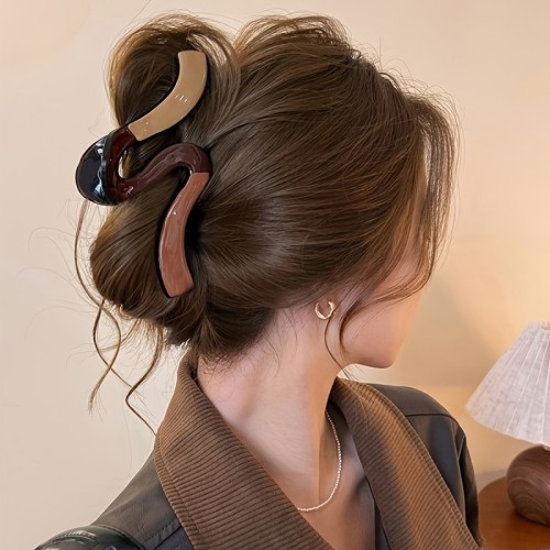 French Minimalist Large Wave Hair Claw Clip for Women, High-End Shark Clip, New Style for 2025, Hair Accessory for Updos.