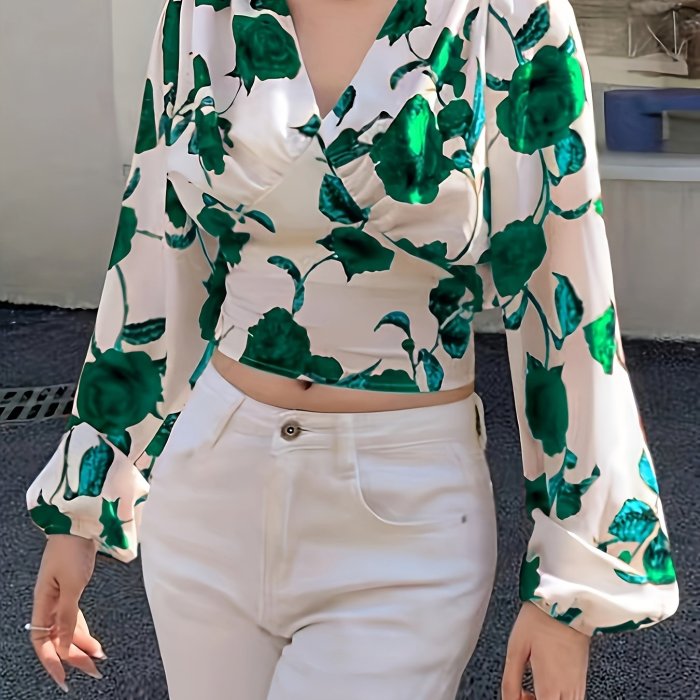 Women'S Fashionable Floral Print Blouse - Ruched V-Neck, Long Sleeves, White with Pink & Purple Roses, Perfect for Spring\u002FSummer\u002FFall, Casual Attire, Casual Attire|Floral Print Top|Ruched Detail