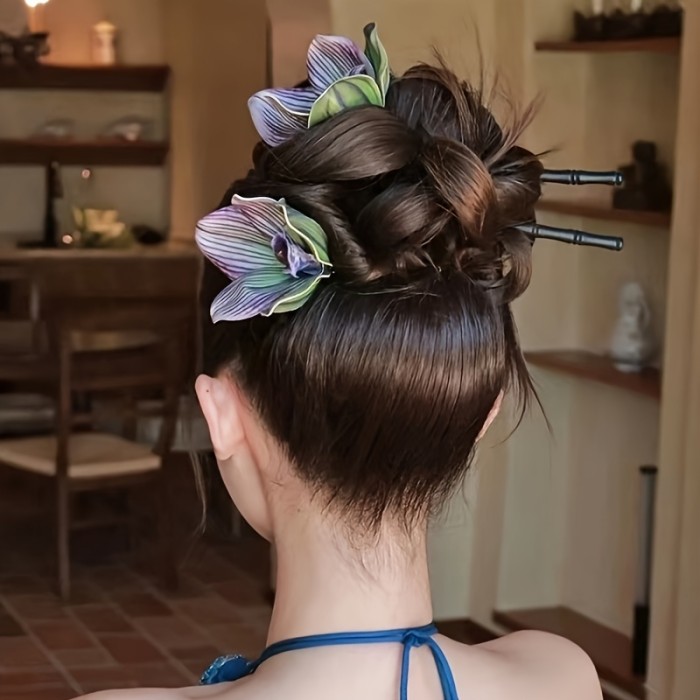 2-Pin Elegant Updo Hair Accessories Wedding Hair Pins Set of 2, Bride Bridesmaid Floral Hair Forks, Elegant Updo Hairstyle Accessories with Simulated Flowers for Special Occasions