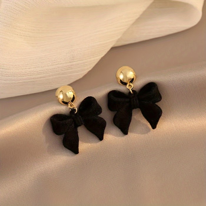 Fashionable Earrings Retro Fashionable A Pair of Women's Simple Earrings Ear Studs