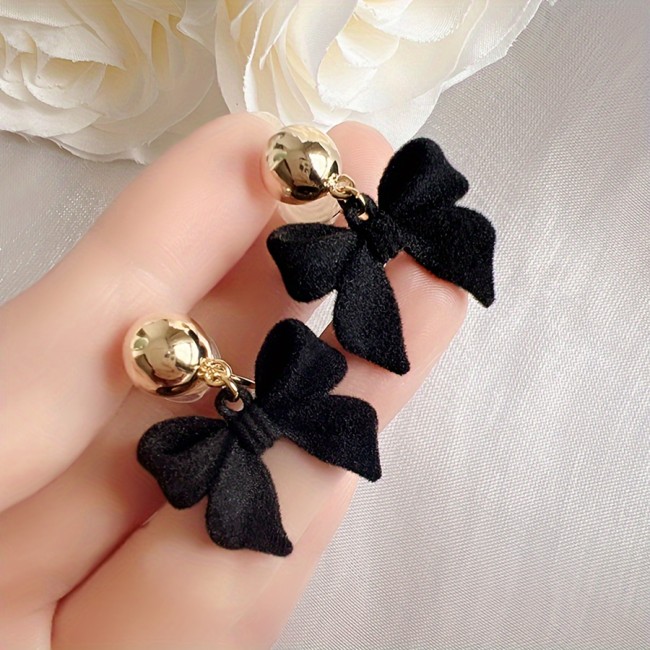 Fashionable Earrings Retro Fashionable A Pair of Women's Simple Earrings Ear Studs