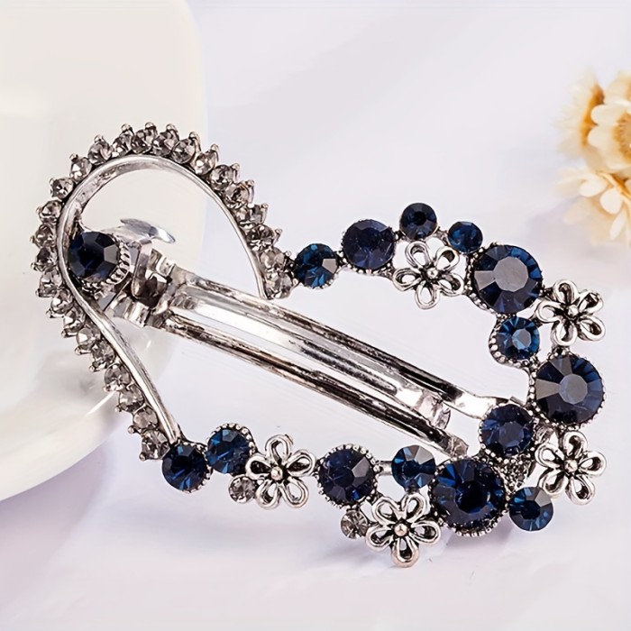 Vintage Elegant Heart-Shaped Hair Clip with Rhinestone Accents, Alloy Flower Hollow Claw Hairpin for Women, Fashion Hair Accessory for Half-Up Hairstyles - Single Piece