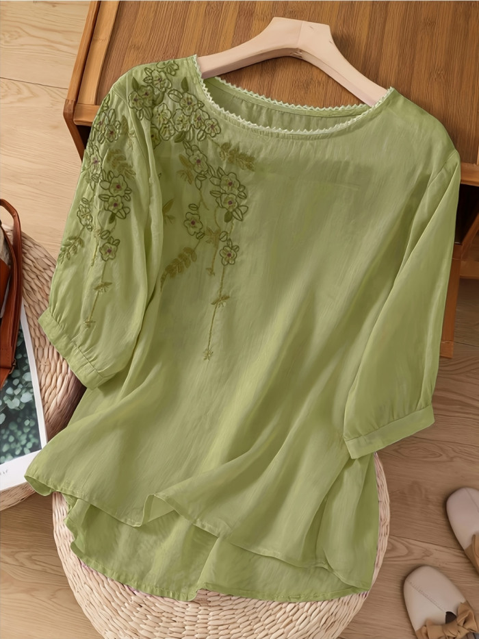Women's Plus Size Green Embroidered Blouse – Loose Fit, Crew Neck, Vintage Summer Shirt