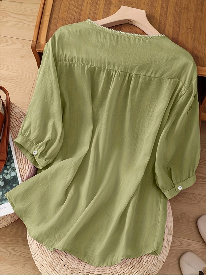 Women's Plus Size Green Embroidered Blouse – Loose Fit, Crew Neck, Vintage Summer Shirt