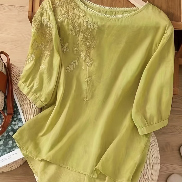 Women's Plus Size Green Embroidered Blouse – Loose Fit, Crew Neck, Vintage Summer Shirt