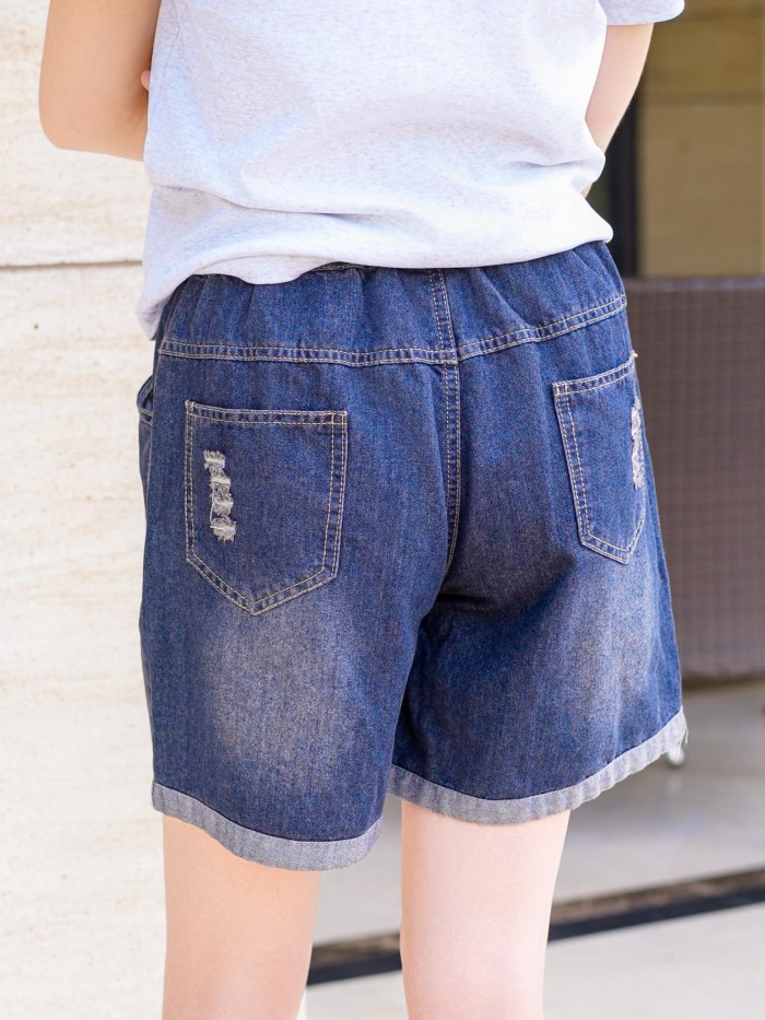 Women's Cute Denim Shorts with Floral Embroidery – Fashionable Spring & Summer Everyday Wear