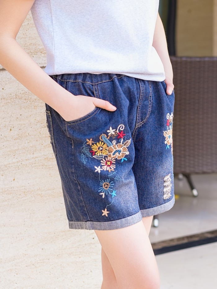 Women's Cute Denim Shorts with Floral Embroidery – Fashionable Spring & Summer Everyday Wear