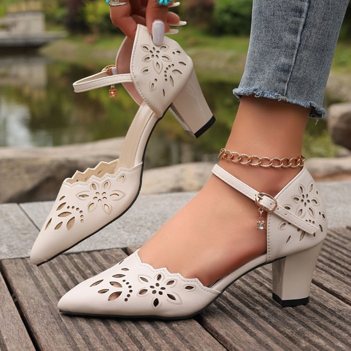 2025 New Women's Elegant Hollow-Out Design Mid-Heel Sandals