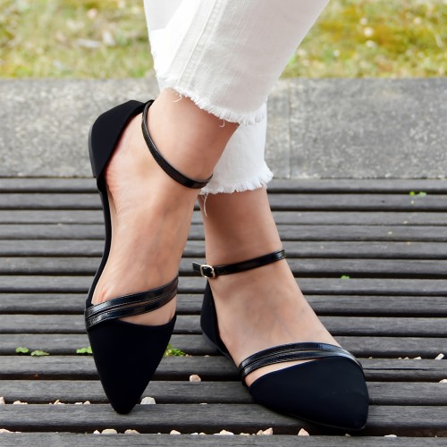 Ms. Mary Jane Flat Shoes Feature a Stylish Pointed Toe with a Single Strap, Offering an Elegant And Simple Design That Is Lightweight And Breathable.