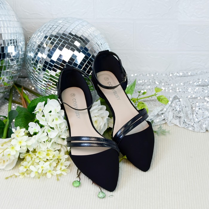Ms. Mary Jane Flat Shoes Feature a Stylish Pointed Toe with a Single Strap, Offering an Elegant And Simple Design That Is Lightweight And Breathable.