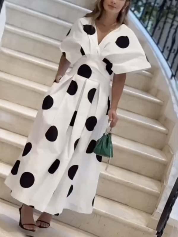 A-Line Half Sleeves Pleated Polka-Dot V-Neck Maxi Dresses