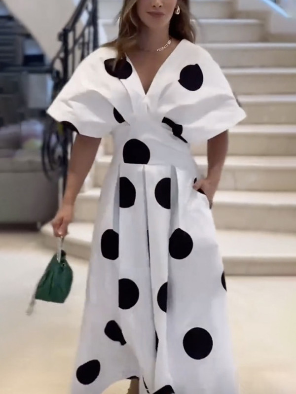 A-Line Half Sleeves Pleated Polka-Dot V-Neck Maxi Dresses