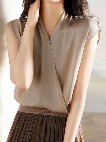 Summer French Style Sleeveless Blouse Solid Color Surplice Neck Blouse, Elegant Sleeveless French Style Blouse For Summer, Women's Clothing