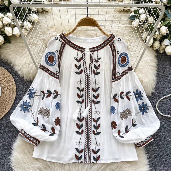 Women's Fashion Loose Ethnic Embroidery Round Neck Lace Lantern Sleeve Top Shirt