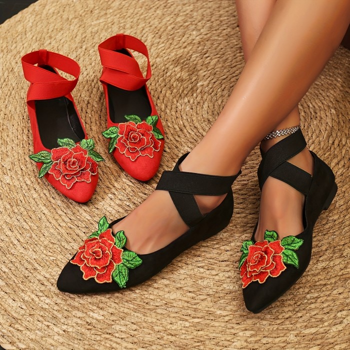 New Fashionable Casual Slip-On Shoes with a Large Floral Design And Pointed Toes.