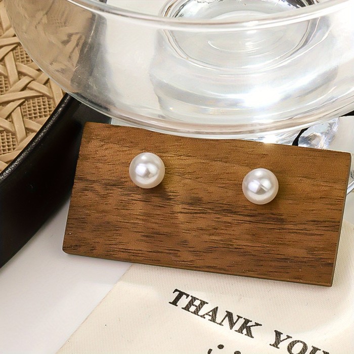 Elegant 925 Silver Pearl Earrings: Dazzling Imitation Pearls on Zinc Alloy Base for a Sophisticated Everyday Look