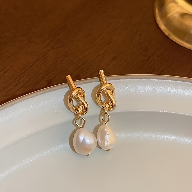 Elegant Retro Artificial Pearl Knot Earrings - 1 Pair, Minimalist Style, Fashionable Holiday Party Decoration