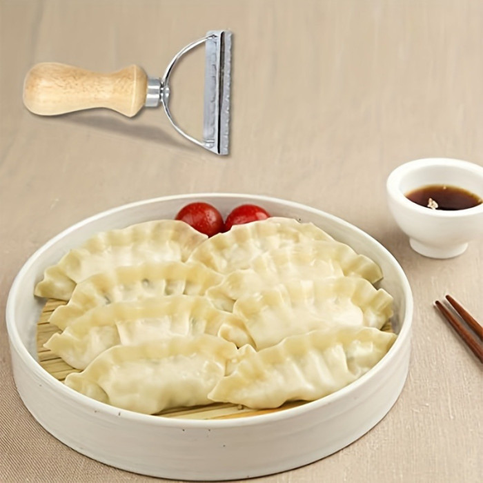 Cookie Mold Set, Ravioli Cutter with Wooden Handle, Ravioli Maker, Cake Cutter, Pasta Molds, Tools for Making Ravioli, Round, Pentagram, Square, Heart Cookie Mold and Pasta Wheel with Wooden Handle