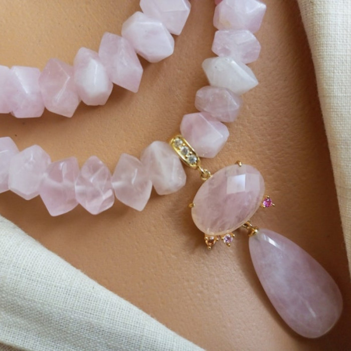 Bohemian Style Handmade Beaded Natural Stone Women'S Neck Jewelry Pink Quartz Crystal Necklace