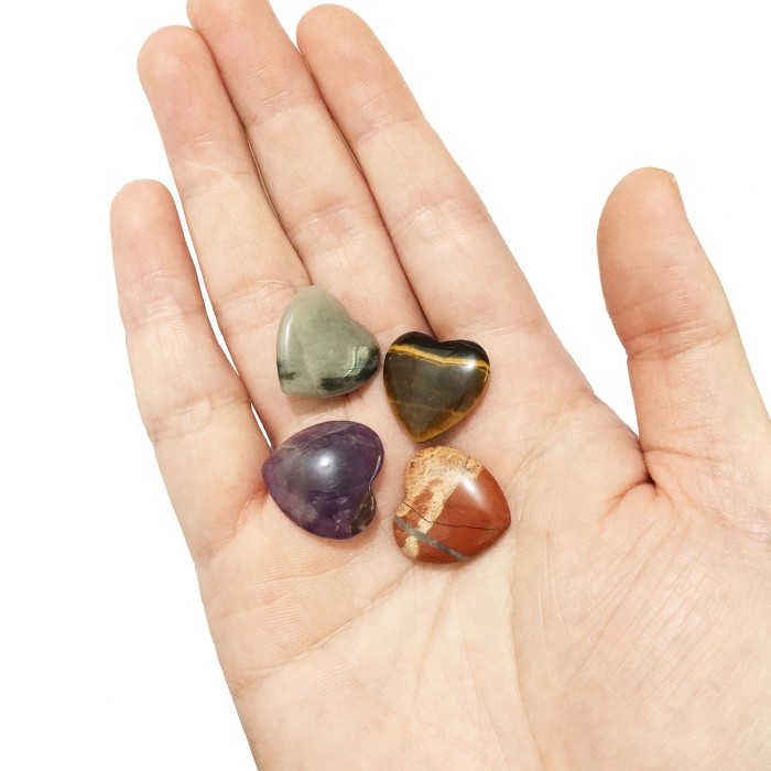 Heart Shaped Artificial Crystal Stones 0.78Inch Worry Stones Bulks Assorted Heart Palm Pocket Carved Love Heart Stones