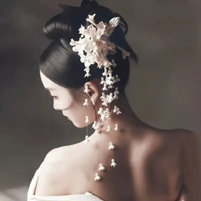 1pc Handmade Lily of the Valley Hairpin with Long Tassel - Beige Floral Hair Clip for Updos, Elegant Bridal Wedding Party Accessories, Traditional Chinese-Inspired Formal Event Hairpin, Wedding Hair Accessories, Sophisticated Hairpiece