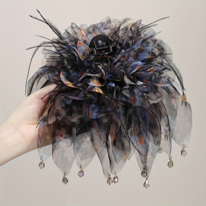 1pc of Elegant Faux Feather Hair Claw Clip, Large Non-Slip Printed Headwear with Pendant, Suitable for Women'S Daily Use, Ponytails, Buns, And Special Occasions, a Light Luxury Hairpin, a Bun Holder, Decorative Hair Accessory (Color And Position of Decorative Accessories Are Random).