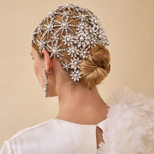 Elegant Sunflower Hair Comb Clip - Princess Style, Versatile Fashion Accessory for Braided Hairstyles, Metal Material with Sparkling Crystal Embellishments, Perfect for All Occasions, Hair Accessory | Sparkling Embellished Comb | Metallic Finish