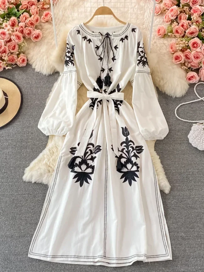 Holiday Embroidered Round Neck Lantern Sleeve Bohemian Vintage Loose Swing Dress