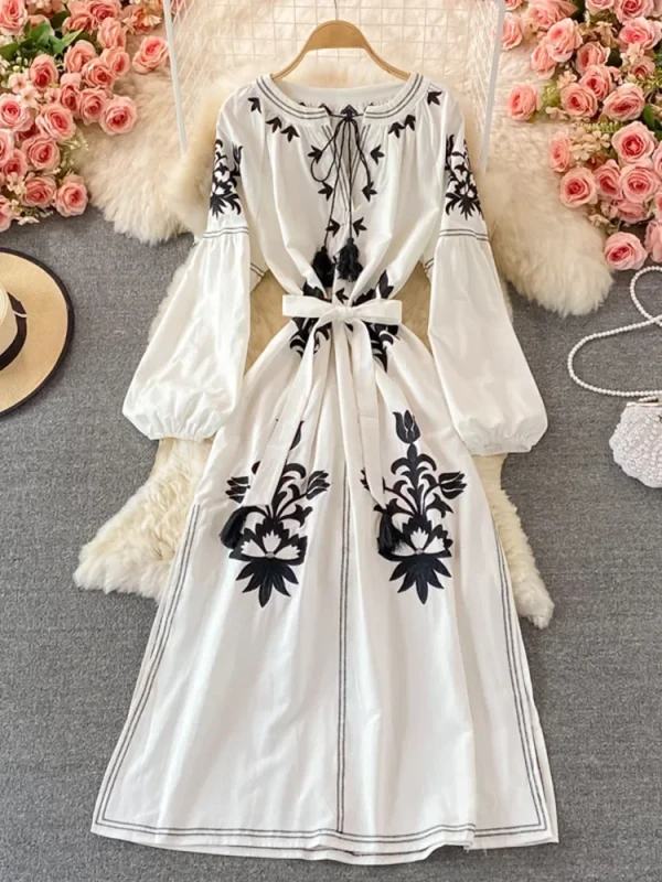 Holiday Embroidered Round Neck Lantern Sleeve Bohemian Vintage Loose Swing Dress