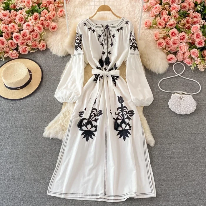 Holiday Embroidered Round Neck Lantern Sleeve Bohemian Vintage Loose Swing Dress