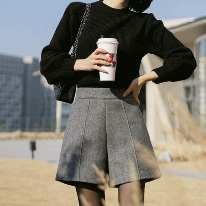 Chic Faux Woolen Straight Shorts Women Thicken Warm Loose Pockets 2025 Autumn Winter High Waist Ladies Wide Leg Shorts N191A