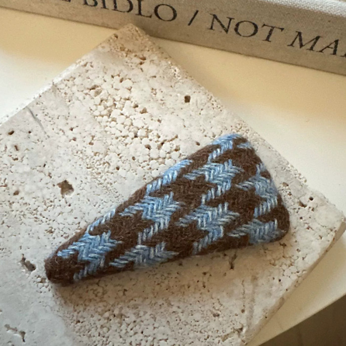 Retro Vintage Style Plaid Fabric Hair Clip Women Autumn Winter Side Clip Broken Hair Bangs Hair Accessories Daily Wear Gifts
