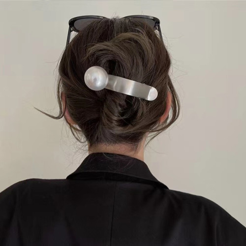 Fashion Metal Pearl Hair Clip Temperament Duckbill Grip Clip  Hairpin Hair Styling Tools Women Girls Hair Accessories Barrette