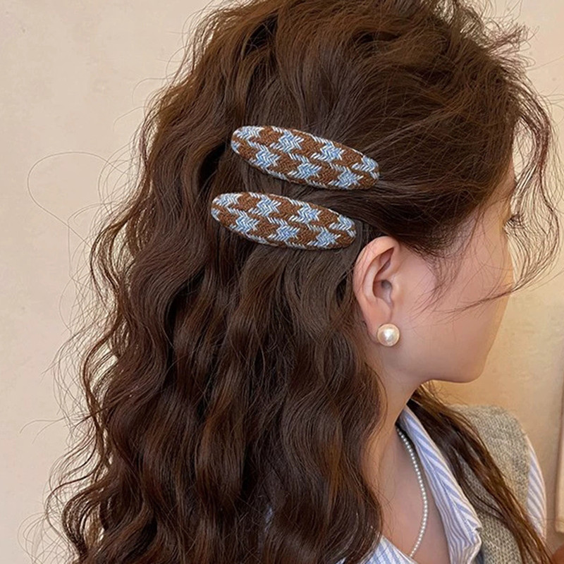 Retro Vintage Style Plaid Fabric Hair Clip Women Autumn Winter Side Clip Broken Hair Bangs Hair Accessories Daily Wear Gifts