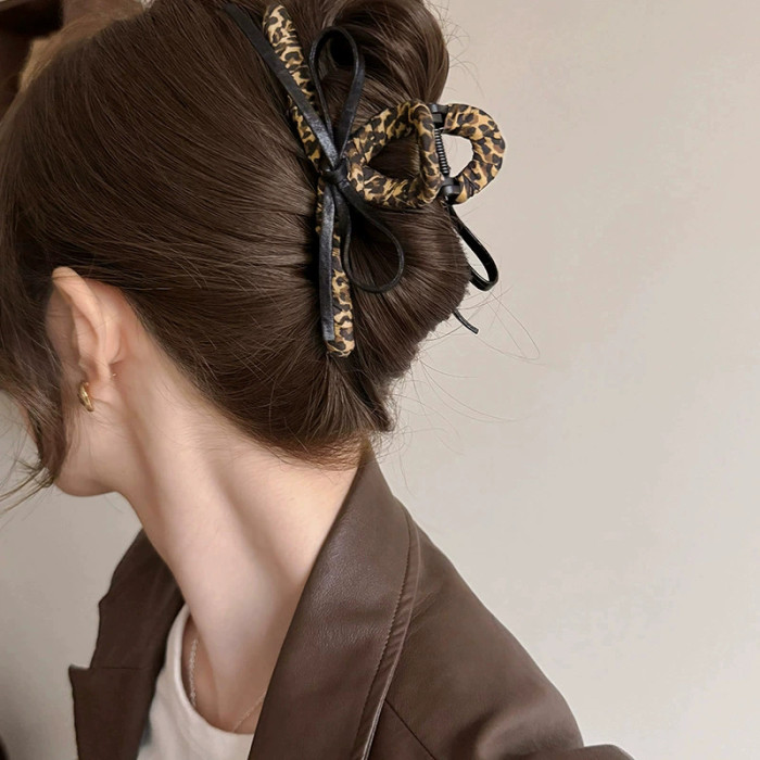 Leopard Print Artificial Leather Bow Grab Clip Hairpin Back Head Hair Shark Clip Personality Sweet Cool Wind Accessories Woman