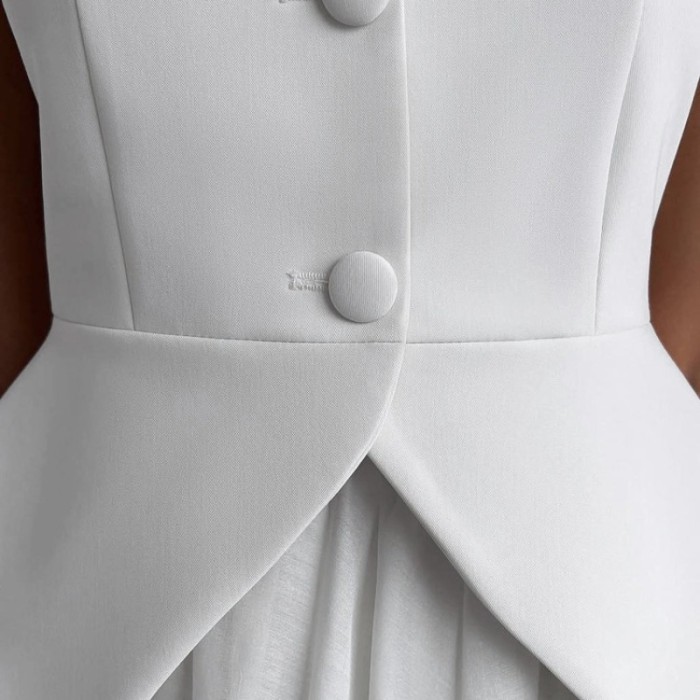 Skirt Two Piece Set for Women Elegant Chic Slim Sleeveless Button Vest + Pleated Mini Bud Skirt Set Office Lady Fashion Outfits