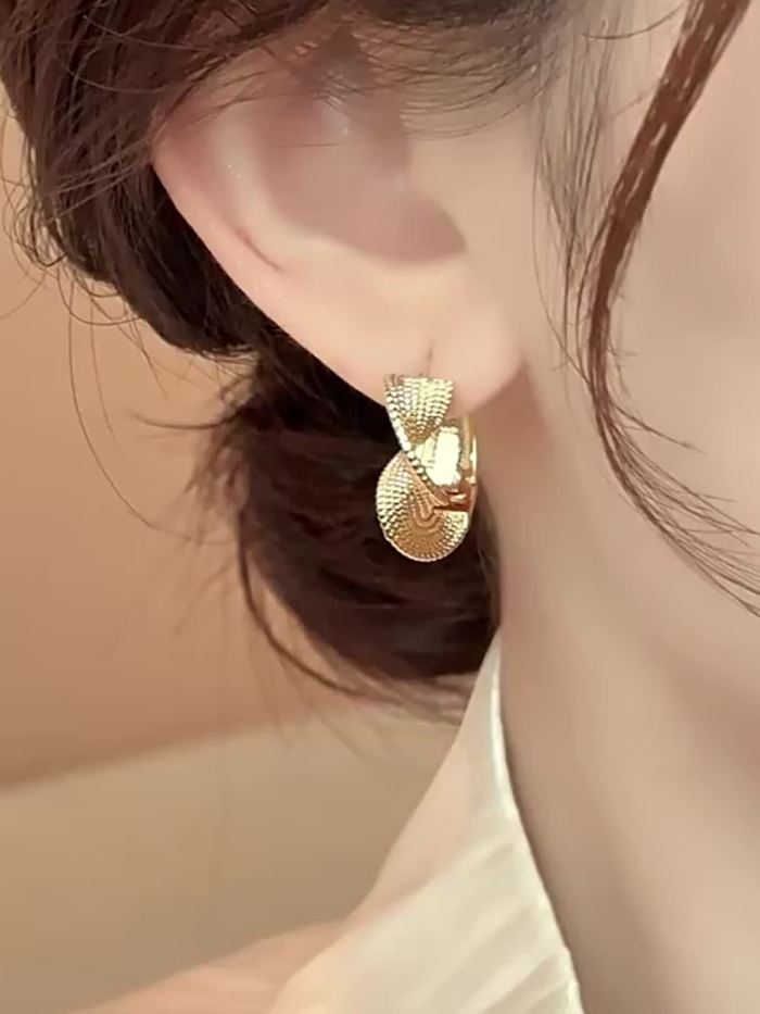 Elegant Golden Leaf Design Geometric Distortion Hoop Earrings ✨