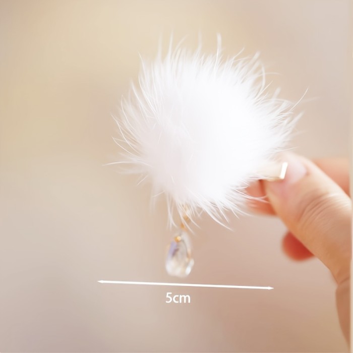 ✨Elegant White Mink Fur Ball Hair Clip | Soft Pendant Side Clip Daily Hair Accessory