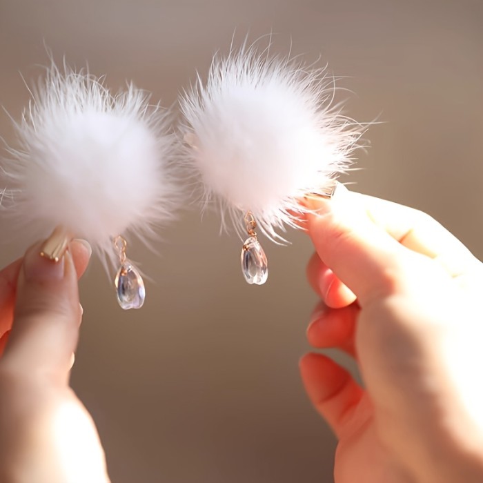 ✨Elegant White Mink Fur Ball Hair Clip | Soft Pendant Side Clip Daily Hair Accessory