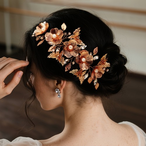 🦋 Vintage Luxurious Bridal Hair Accessory – Petal Plate & Hollow Butterfly Side Headband for Weddings