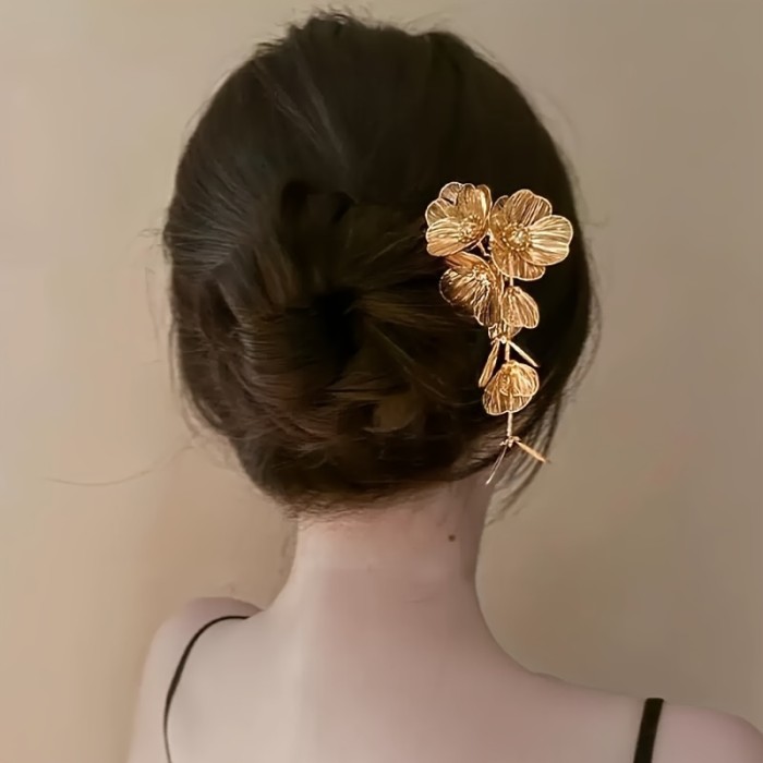 ✨ Elegant Golden Floral Tassel Hair Clip – Vintage Alloy Flower Fairy Tale Hairpin for Women