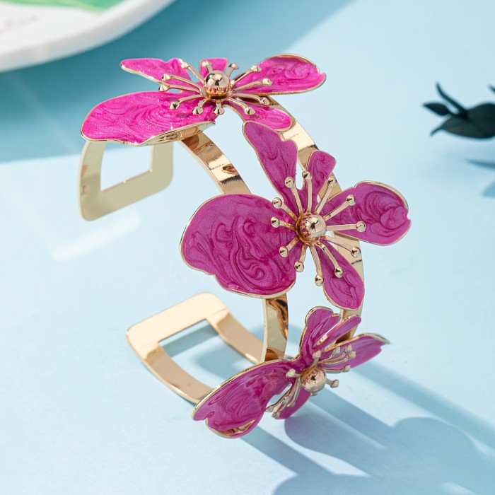 A Stylish and Elegant Women's Floral Enamel Open Bangle Bracelet