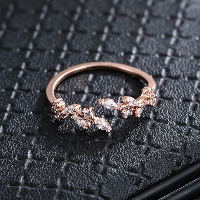 🍃 Elegant Leaf Zircon Copper Ring