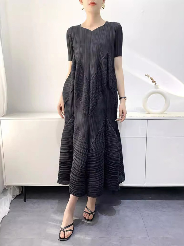 Split-Joint Solid Color Pleated Short Sleeves Loose V-Neck Midi Dresses