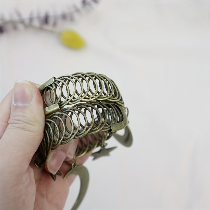 1pc Vintage Star and Moon Metal Curtain Tieback - Zinc Alloy, Ideal for Living Room, Bedroom, Study - Elegant Home Decor Accessory, Curtain Tiebacks|Vintage Style|Durable Zinc Alloy, Curtains for Living Room